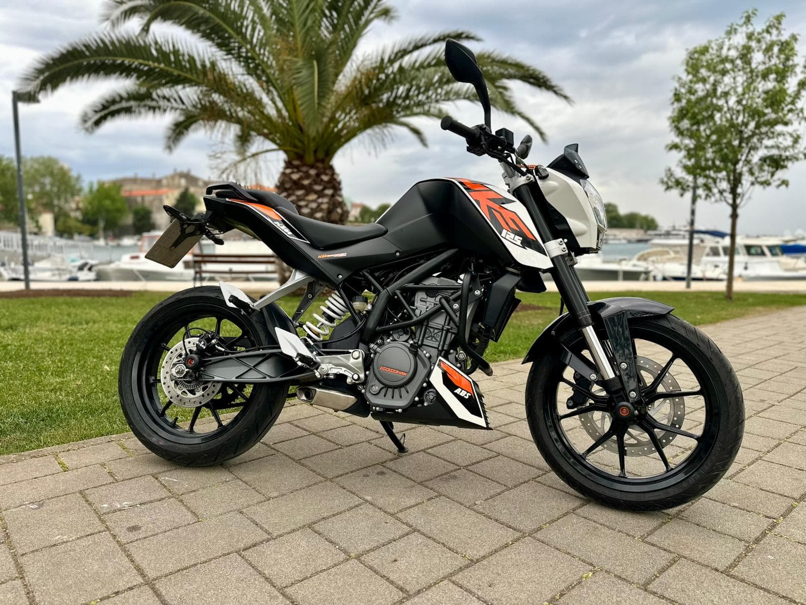 KTM Duke 125